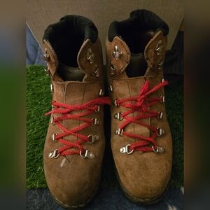 Timberland Brown Boots with Red Laces